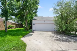 62 Chervil Common, Lake Jackson, TX 77566 - Photo 3