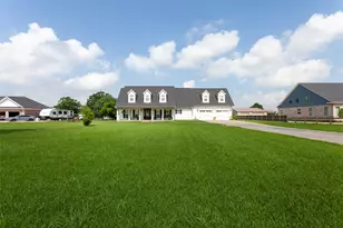 10085 Milky Way Ln, Beaumont, TX 77705 - Photo 3