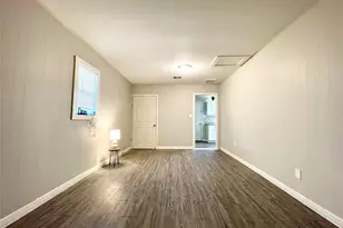 5743 Beldart St, Houston, TX 77033 - Photo 13