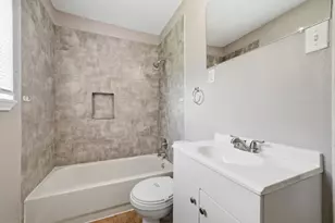 8146 Panay Dr, Houston, TX 77033 - Photo 23