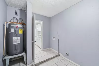 8146 Panay Drive, Houston, TX 77033 - Photo 25