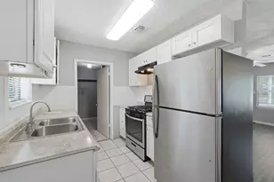 8146 Panay Dr, Houston, TX 77033 - Photo 13