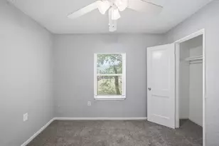 8146 Panay Dr, Houston, TX 77033 - Photo 19