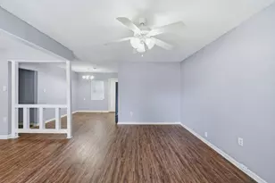 8146 Panay Dr, Houston, TX 77033 - Photo 7