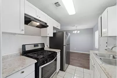 8146 Panay Drive, Houston, TX 77033 - Photo 15