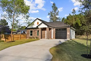 15123 Arrowhead Loop E, Willis, TX 77378 - Photo 3