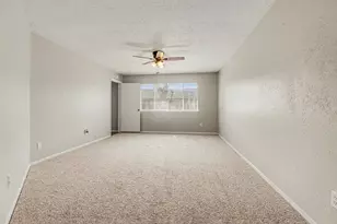 1826 Pilgrims Point Dr, Friendswood, TX 77546 - Photo 9