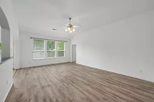 13035 Avery Ridge Ln, Tomball, TX 77377 - Photo 5