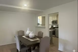 1010 Brockman St, Sweeny, TX 77480 - Photo 9