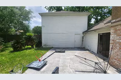 2127 Manor Green Drive, Houston, TX 77077 - Photo 47