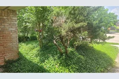 2127 Manor Green Drive, Houston, TX 77077 - Photo 3