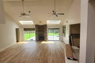 2127 Manor Green Dr, Houston, TX 77077 - Photo 37