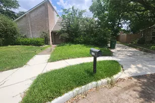 2127 Manor Green Dr, Houston, TX 77077 - Photo 1
