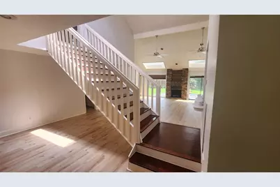 2127 Manor Green Drive, Houston, TX 77077 - Photo 7