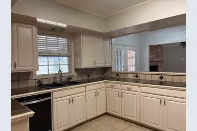 1002 Center Street, El Campo, TX 77437 - Photo 11