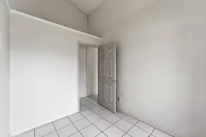 10331 Huntington Place Drive #331, Houston, TX 77099 - Photo 9