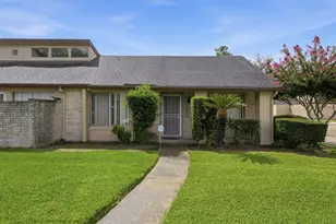 10331 Huntington Pl Dr, Houston, TX 77099 - Photo 1