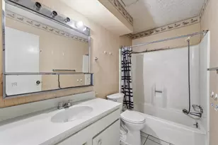 10331 Huntington Pl Dr, Houston, TX 77099 - Photo 21