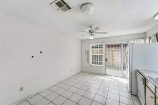 10331 Huntington Pl Dr, Houston, TX 77099 - Photo 13