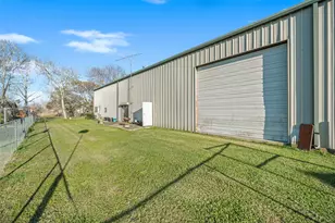 354 Fisher St, Matagorda, TX 77414 - Photo 31