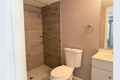 1302 N Avenue R, Freeport, TX 77541 - Photo 21