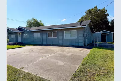 1302 N Avenue R, Freeport, TX 77541 - Photo 13