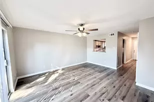 7980 Grove Ridge Dr, Houston, TX 77061 - Photo 5