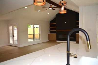 418 Briar Hill Drive, Houston, TX 77042 - Photo 11