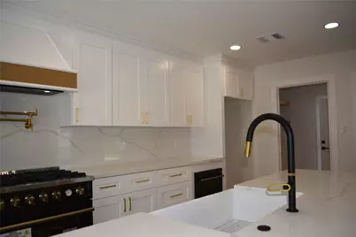 418 Briar Hill Drive, Houston, TX 77042 - Photo 15