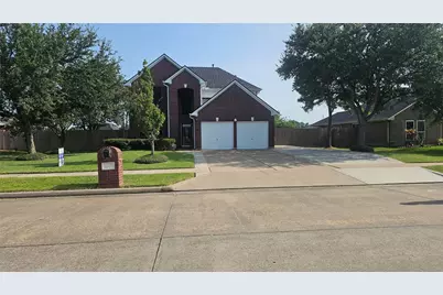 1205 28th Avenue N, Texas City, TX 77590 - Photo 1
