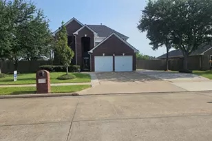 1205 28th Ave N, Texas City, TX 77590 - Photo 1