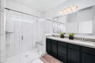 1915 Kirby Landing Dr, Houston, TX 77051 - Photo 9