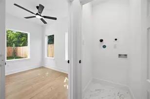 4562 Teton St, Houston, TX 77051 - Photo 17