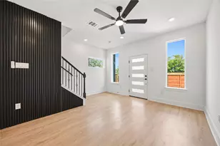 4562 Teton St, Houston, TX 77051 - Photo 9