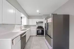 9347 Clearway Dr, Houston, TX 77033 - Photo 7