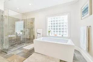 52 Briar Hollow Ln, Houston, TX 77027 - Photo 17