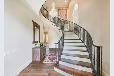 52 Briar Hollow Lane #E, Houston, TX 77027 - Photo 3