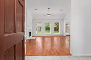 2014 White Oaks Hills Ln, Houston, TX 77339 - Photo 3