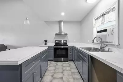 8921 Fresno Avenue, Alvin, TX 77511 - Photo 13