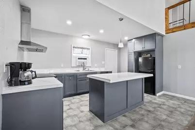 8921 Fresno Avenue, Alvin, TX 77511 - Photo 9