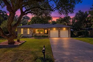 8717 Acorn Ln, Hitchcock, TX 77563 - Photo 1