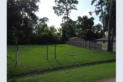 10417 Peachtree Street, Houston, TX 77016 - Photo 3