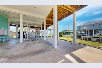 942 Kent, Crystal Beach, TX 77650 - Photo 15
