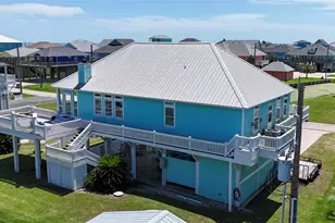 942 Kent, Crystal Beach, TX 77650 - Photo 5