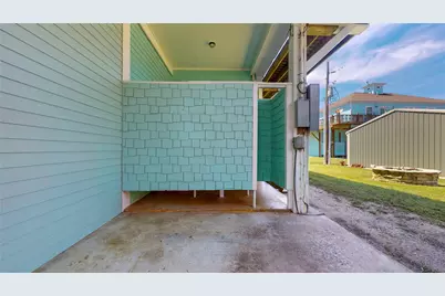 942 Kent, Crystal Beach, TX 77650 - Photo 13