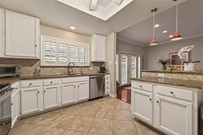 11711 Memorial Drive #17, Houston, TX 77024 - Photo 17