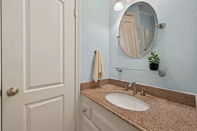 11711 Memorial Drive #17, Houston, TX 77024 - Photo 25