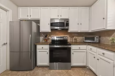 11711 Memorial Drive #17, Houston, TX 77024 - Photo 15