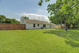 212 Lakewood Dr, Baytown, TX 77520 - Photo 39
