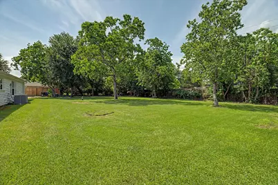 212 Lakewood Drive, Baytown, TX 77520 - Photo 41
